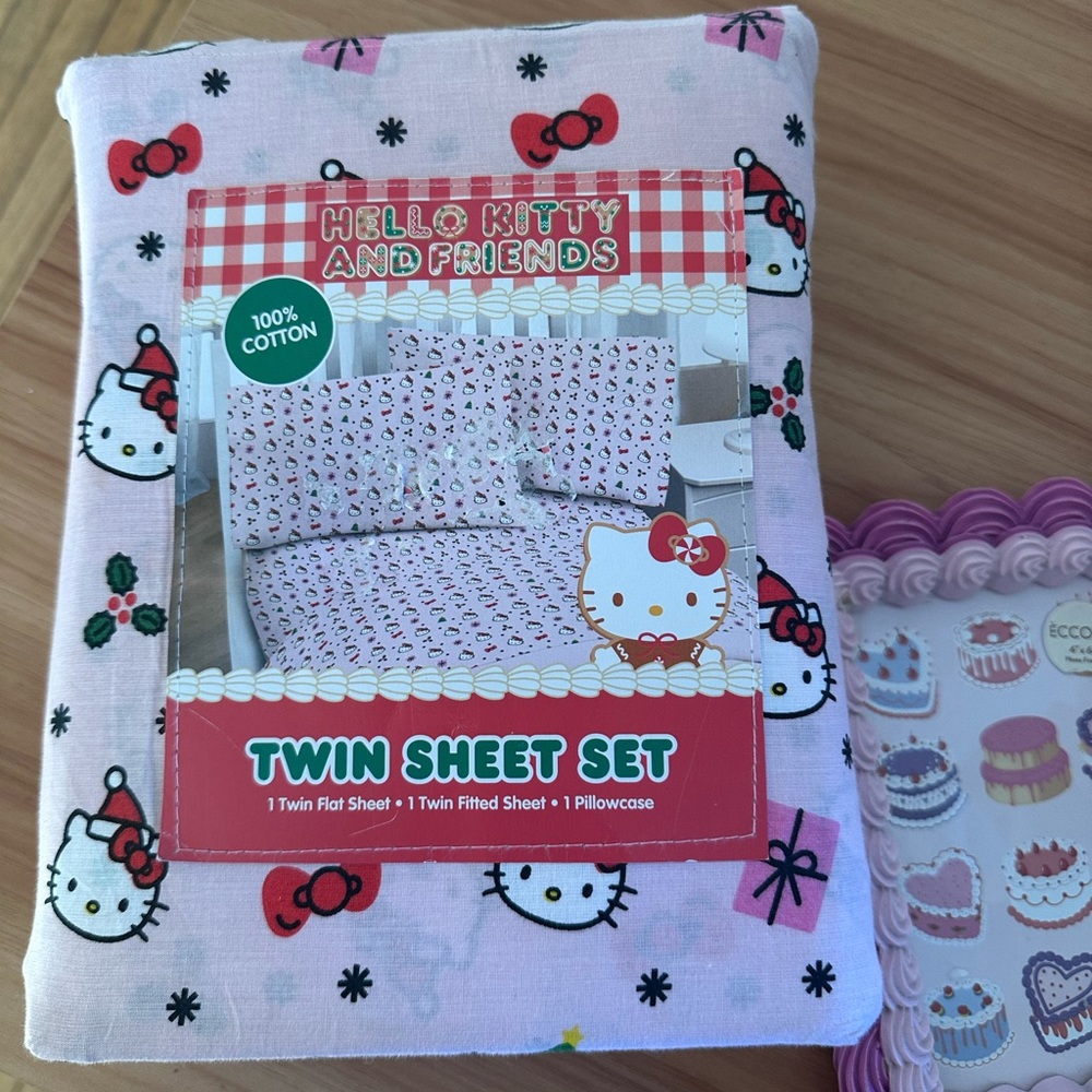 Hello kitty twin sheet set